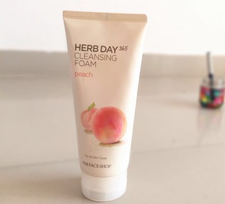 Sữa rửa mặt The Face Shop Herb Day 365 Cleansing Foam Peach