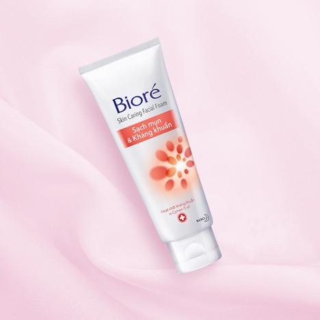 Sữa rửa mặt Biore Skin Caring Facial Foam