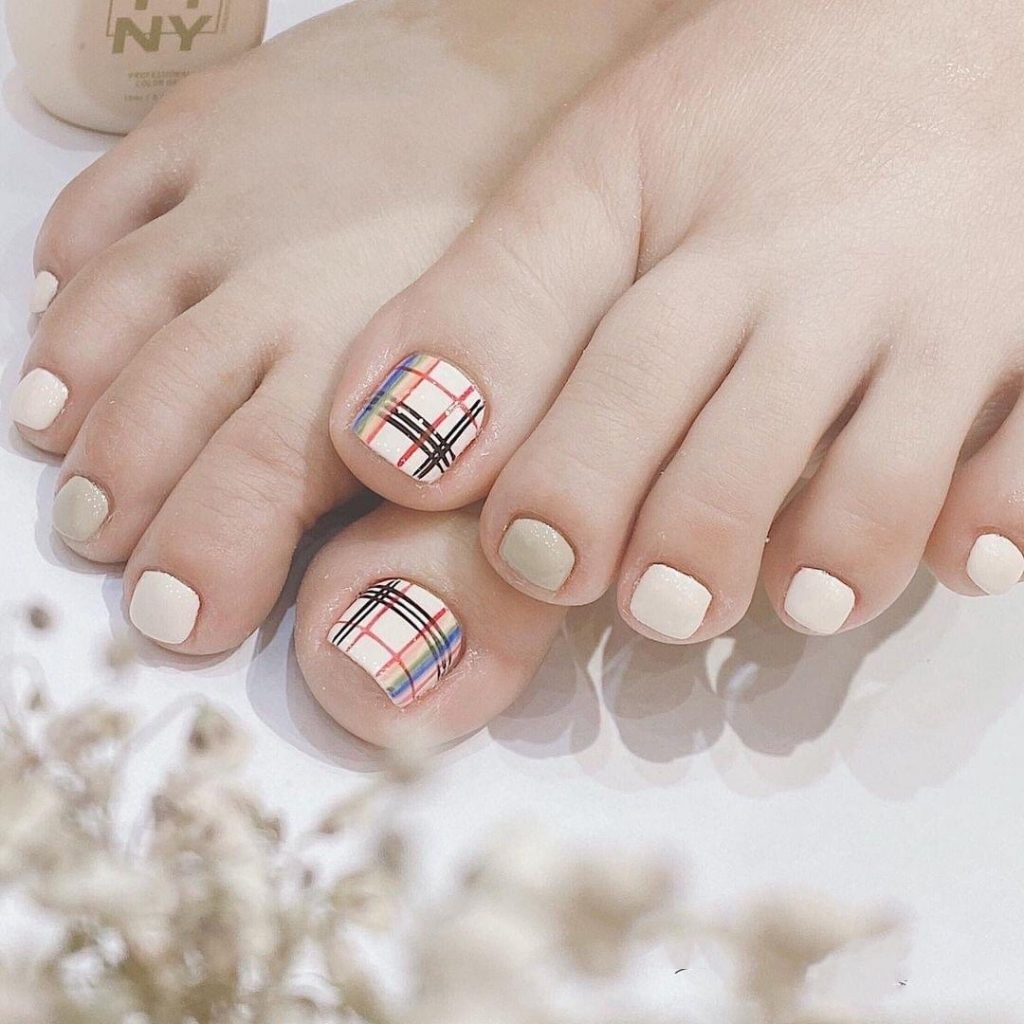 Các mẫu nail chân đơn giản dễ thương, mẫu màu móng chân đẹp